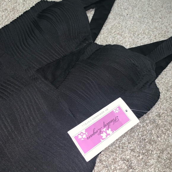 Hailey Logan by Adrianna Papell Body Con Dress - Picture 2 of 5